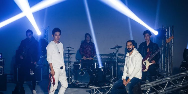 ดีชั่วต่ำสูงเลวทรามงดงามแล้วแต่ใจคิด ชีวิตของเราไม่ใช่ของเขา กับ “โปรดฟังอีกครั้ง” : COCKTAIL feat.เจ๋ง BIGASS