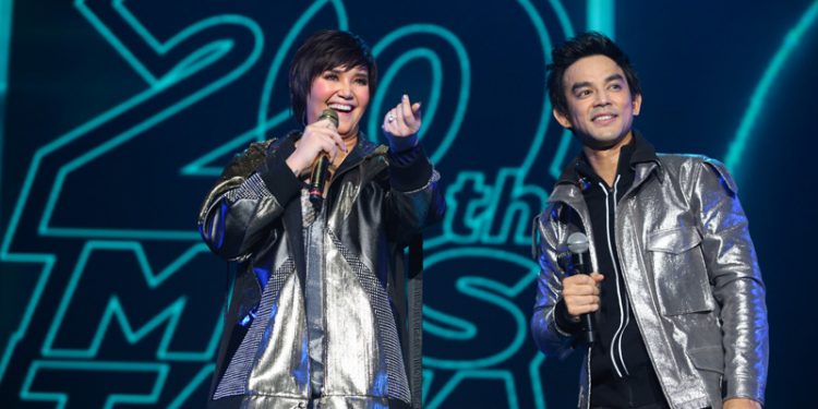 “20 ปี มอส-ทาทา คอนเสิร์ต” มันส์ ซึ้ง ทะลุโลก