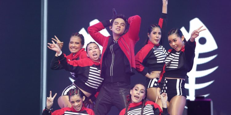 “20 ปี มอส-ทาทา คอนเสิร์ต” มันส์ ซึ้ง ทะลุโลก