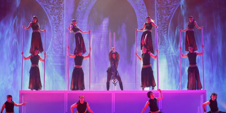 “20 ปี มอส-ทาทา คอนเสิร์ต” มันส์ ซึ้ง ทะลุโลก