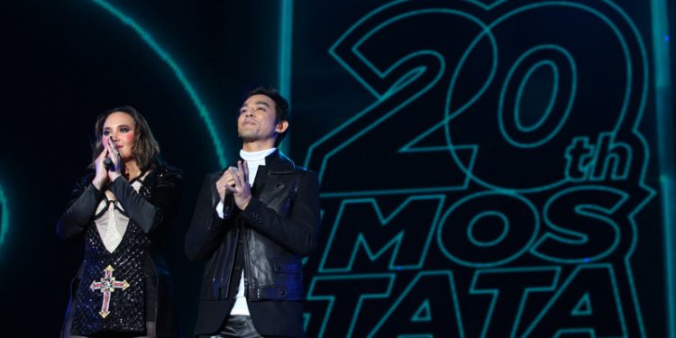 “20 ปี มอส-ทาทา คอนเสิร์ต” มันส์ ซึ้ง ทะลุโลก