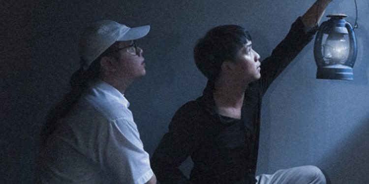 มันคือความรู้สึกหน่วงของคนที่ทำได้แค่ “รอ” อย่างไร้จุดหมาย กับ รอให้เธอบอก(Mute) : Whal & Dolph