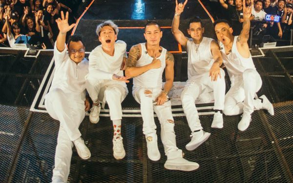 แฟนเพลงฟิน “เดอะ เยอร์ส” เล่นครบ 11 เพลงใหม่ ในอัลบั้ม CRY