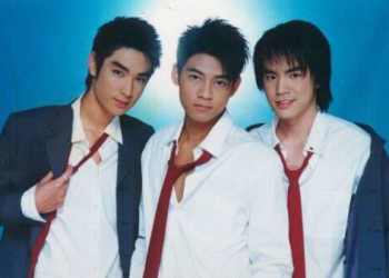 คอร์ดเพลง ต่อหน้าฉัน…(เธอทำอย่างนั้นได้อย่างไร) : D2B