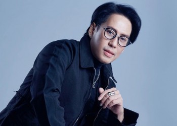 คอร์ดเพลง ต่อหน้าฉัน…(เธอทำอย่างนั้นได้อย่างไร) : D2B