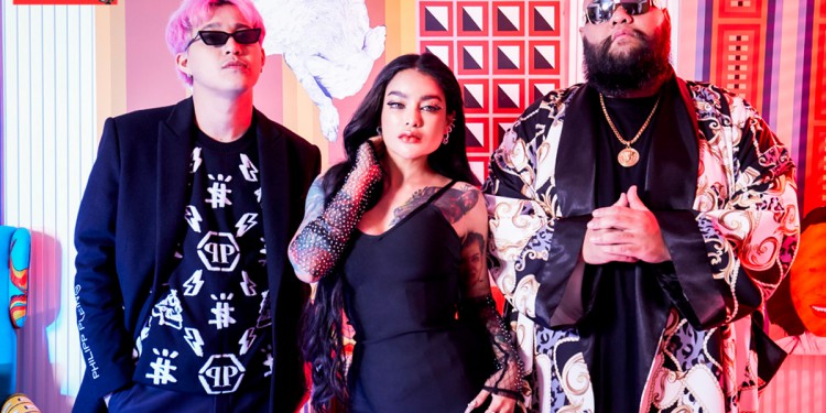 THE GUITAR MAG : ครั้งแรกและครั้งเดียวของ “พิมรี่พาย” บนปกนิตยสารดนตรี