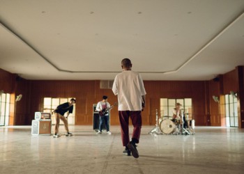 LOMOSONIC ตั้งคำถามผ่านเพลง “ได้โปรดจดจำฉันไว้ (MEMORY)”