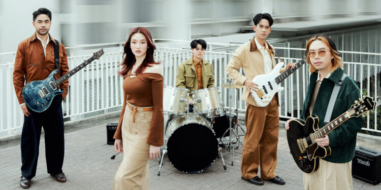 เสิร์ฟ MV เพลง “คู่จิ้น” ชวน “ลูกหมี-ซอนญ่า” เล่น MV สุดน่ารัก ให้แฟนๆ ฟิน!